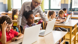 Computer teaching in the class