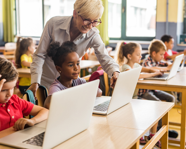 Computer teaching in the class