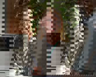 Advisor helping with paperwork