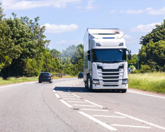 Large haulage vehicle