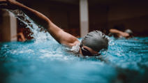 Swimming race