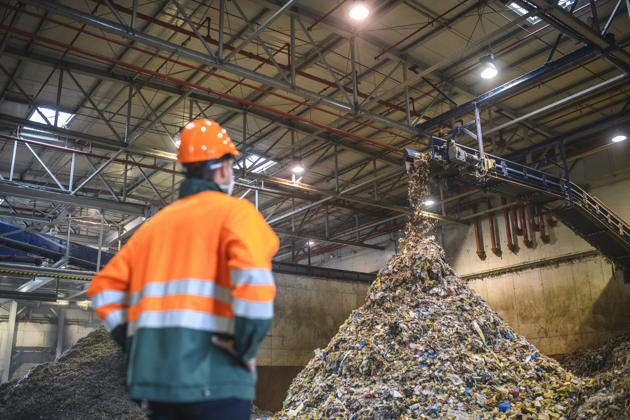 Observing waste processing