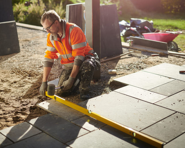 Laying a patio in slate