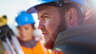 Use of safty helmats at work by workers